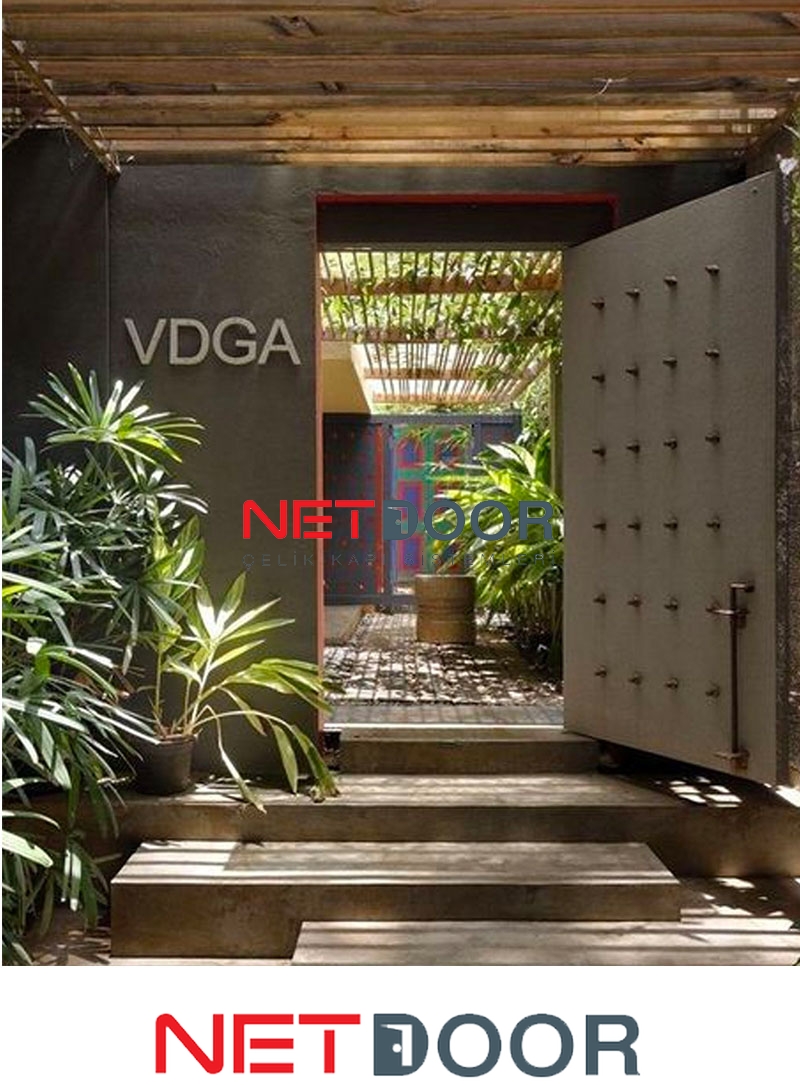 Bodrum Pivot Kapı , Pivot Çelik Kapı , Pivot Çelik Kapı Modelleri, Pivot kapı modelleri, pivot kapı, pivot kapı fiyatları, pivot menteşeli kapılar, ankara çelik kapı, izmir çelik kapı, muğla çelik kapı